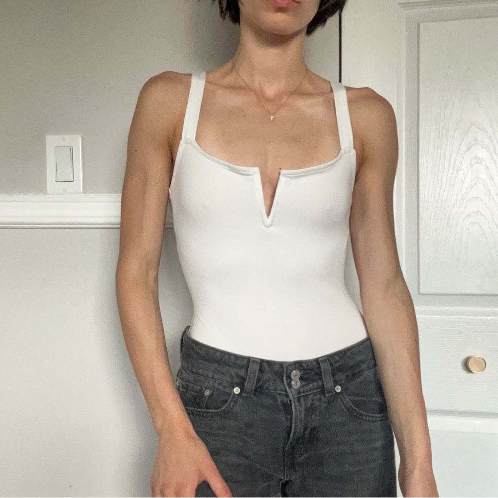 Babaton Contour White Bodysuit